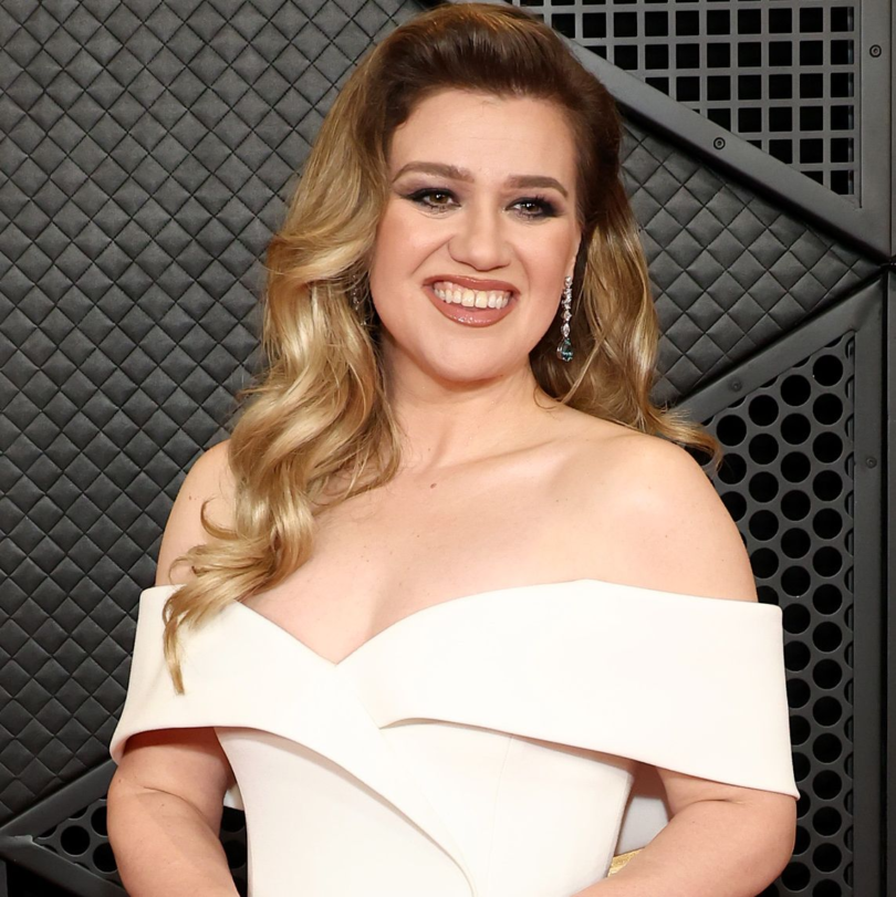 Kelly Clarkson Net Worth 2024